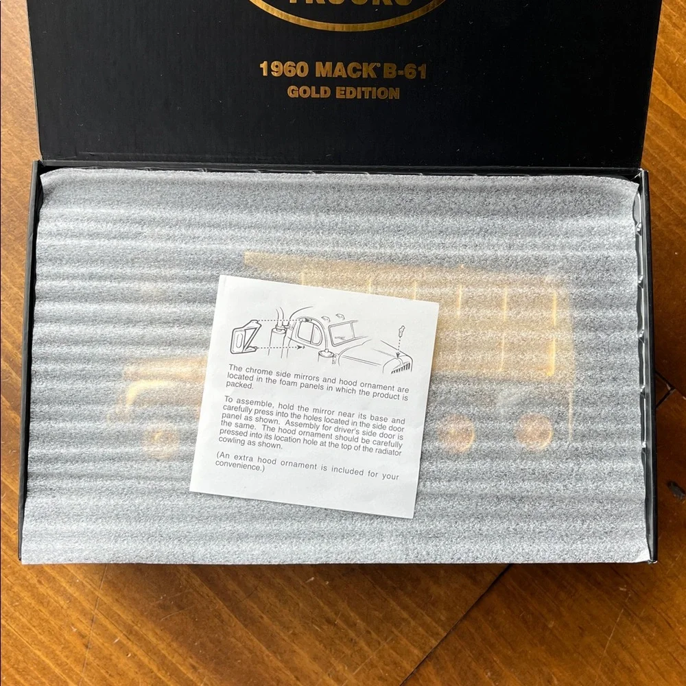 First Gear 1/34 Diecast 1960 Mack B-61 Dump Truck Gold Edition